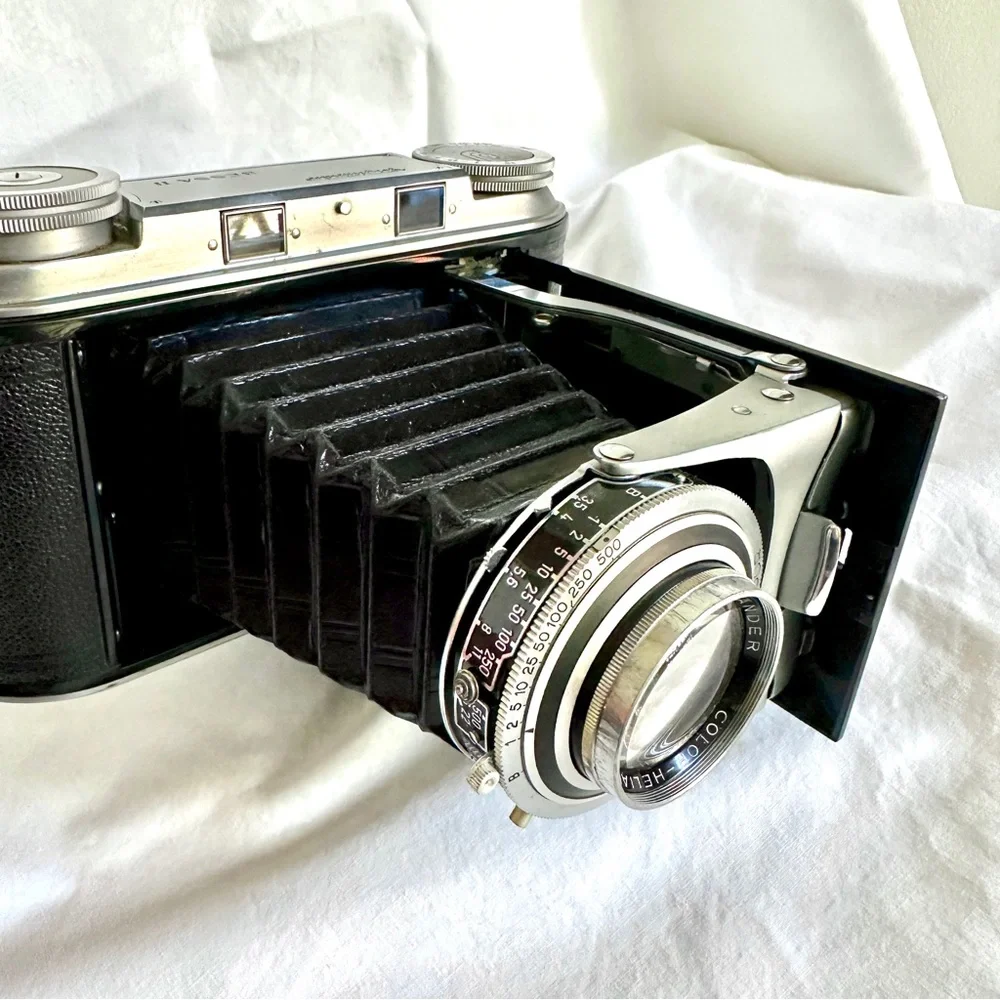 RARE VOIGHTLANDER BESSA II FOLDING CAMERA COLOR-HELIAR 3.5/105 LENS MED FORMAT
